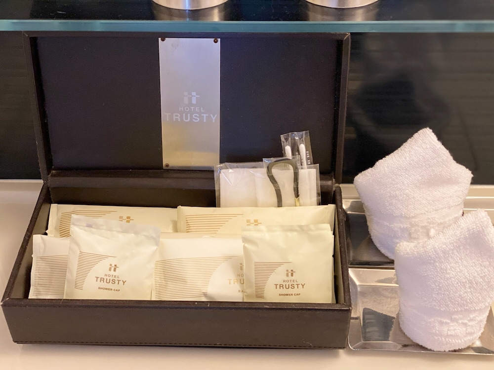 レギュラーダブル：禁煙 (ベッド幅150 cm) (0-11歳 食事・布団なし) 客室1 | ホテルトラスティ大阪阿倍野