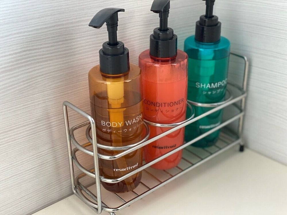 レギュラーダブル：禁煙 (ベッド幅150 cm) (0-11歳 食事・布団なし) バスルーム2 | ホテルトラスティ大阪阿倍野