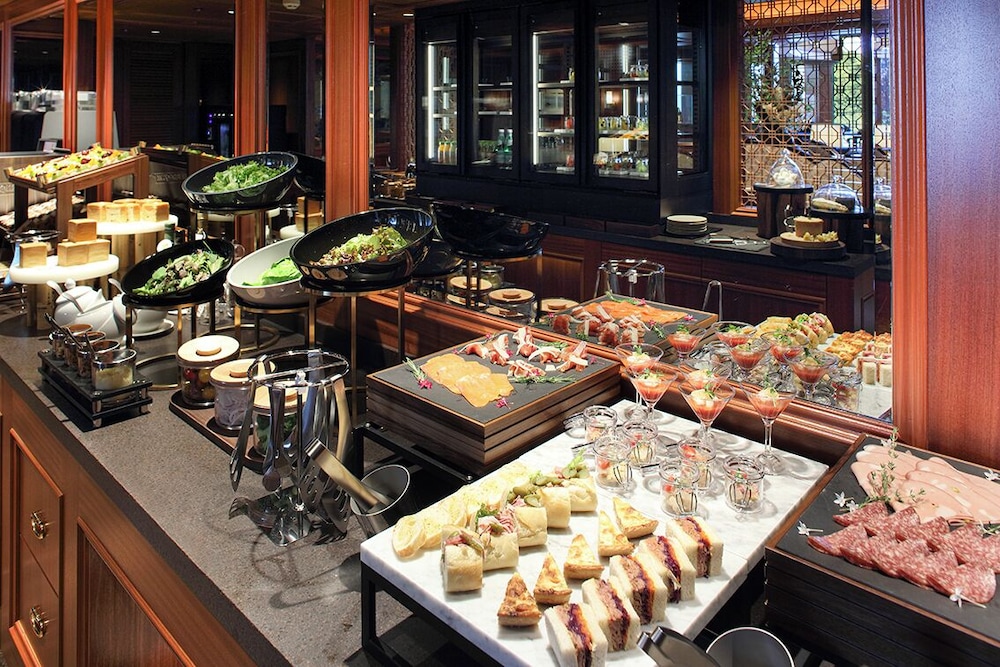 デラックス ガーデンスイート キングベッド 1 台 禁煙 / ラウンジ&スパご利用付 エグゼクティブ ラウンジ7 | ホテル椿山荘東京