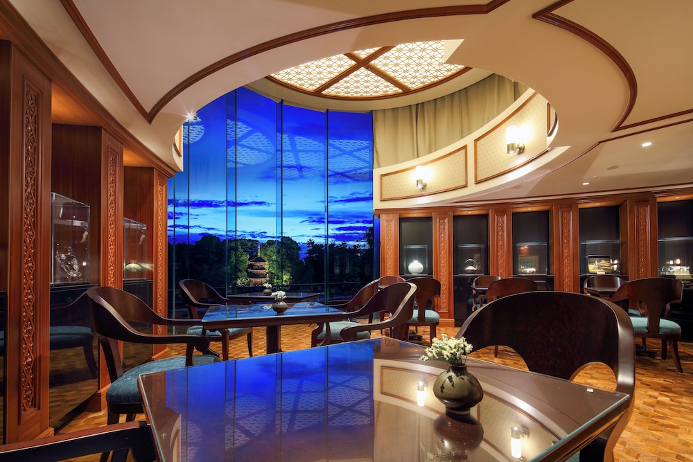 デラックス ガーデンスイート キングベッド 1 台 禁煙 / ラウンジ&スパご利用付 エグゼクティブ ラウンジ6 | ホテル椿山荘東京