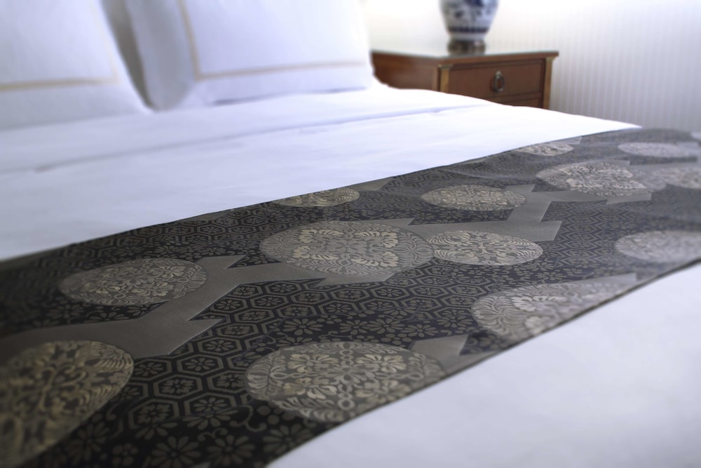 ジュニア スイート キングベッド 1 台 禁煙 シティビュー / ラウンジ&スパご利用付 | ホテル椿山荘東京