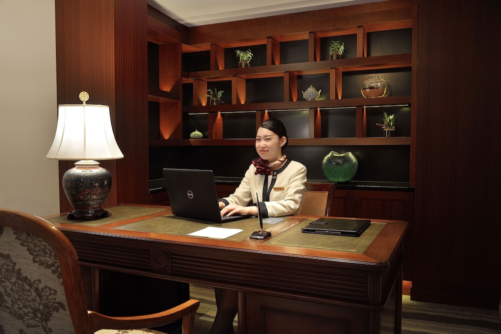 デラックス ガーデンスイート キングベッド 1 台 禁煙 / ラウンジ&スパご利用付 客室1 | ホテル椿山荘東京