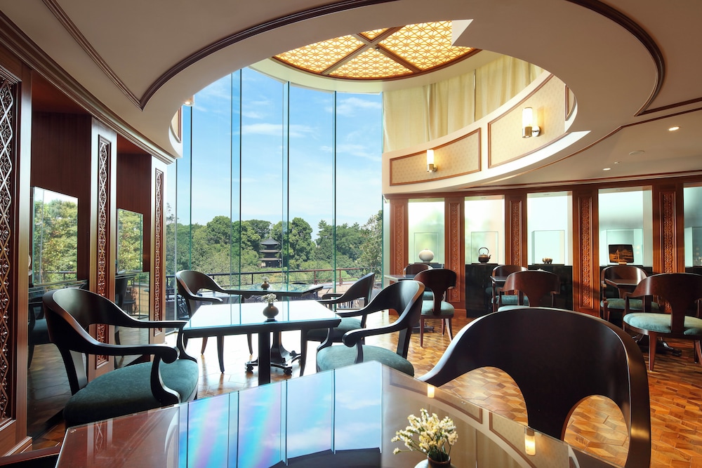 デラックス ガーデンスイート キングベッド 1 台 禁煙 / ラウンジ&スパご利用付 エグゼクティブ ラウンジ2 | ホテル椿山荘東京