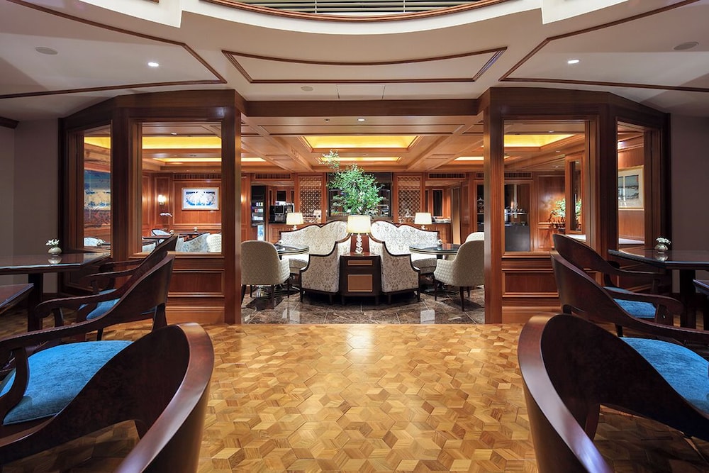 デラックス ガーデンスイート キングベッド 1 台 禁煙 / ラウンジ&スパご利用付 エグゼクティブ ラウンジ9 | ホテル椿山荘東京