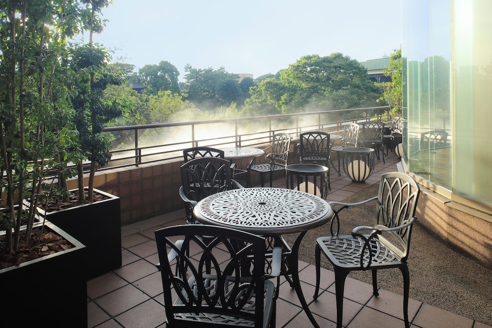 デラックス ガーデンスイート キングベッド 1 台 禁煙 / ラウンジ&スパご利用付 エグゼクティブ ラウンジ19 | ホテル椿山荘東京