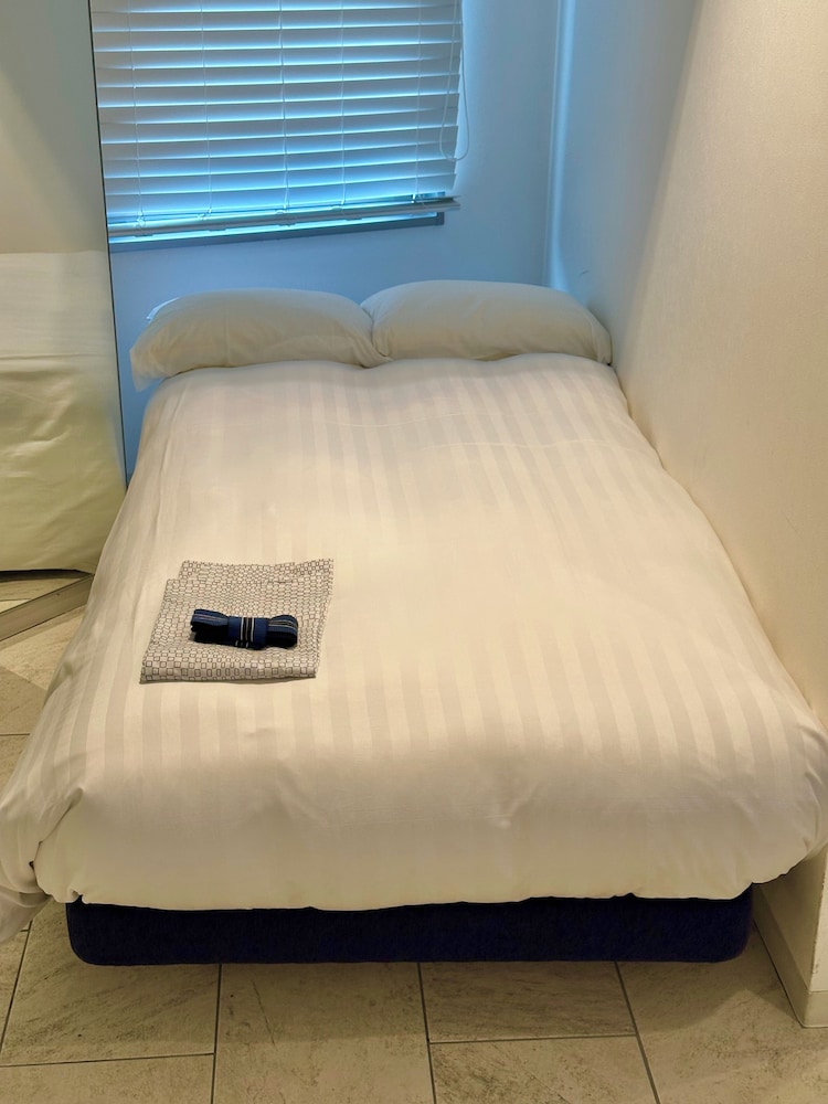 エグゼクティブツイン (洞窟) 禁煙 客室7 | EN HOTEL Shibuya