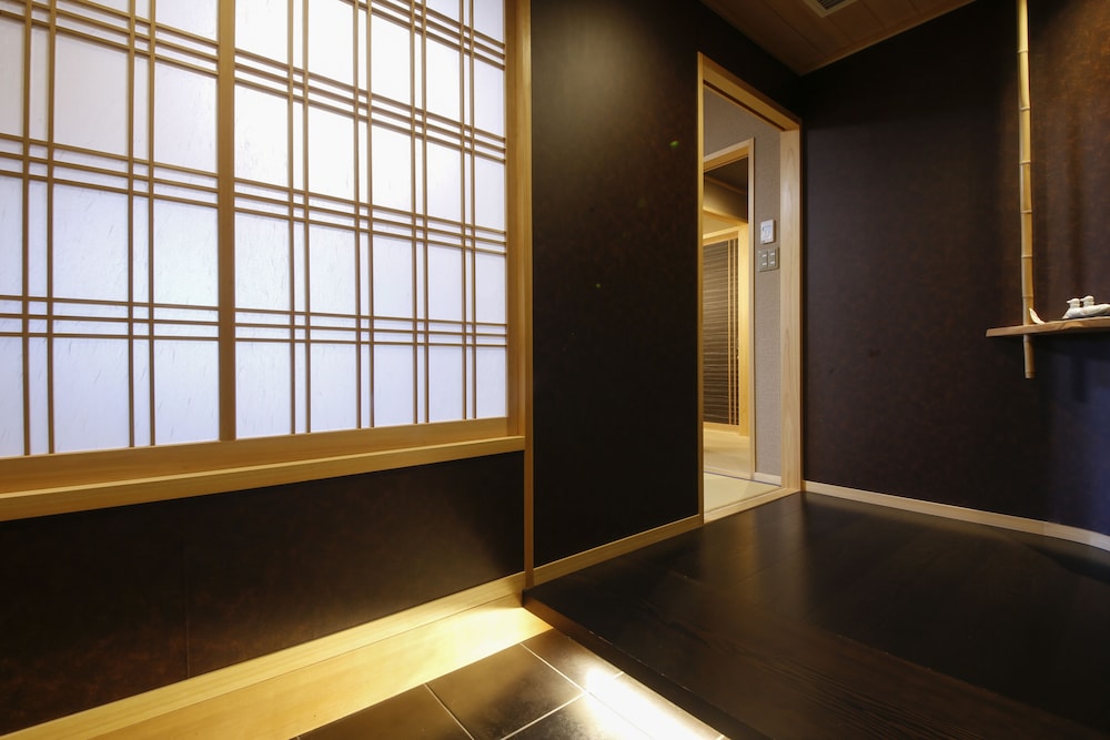和室 9.5畳 ～12畳 (マッサージチェアー付) 禁煙 客室7 | 有馬温泉 御幸荘 花結び
