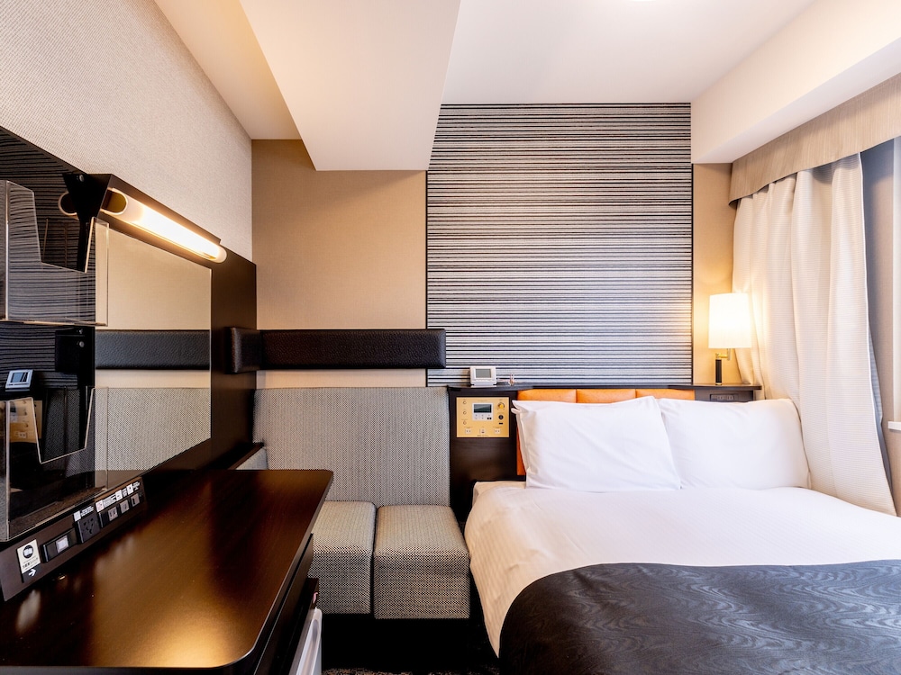 スーペリア ダブルルーム 客室2 | アパホテル〈東新宿駅前〉