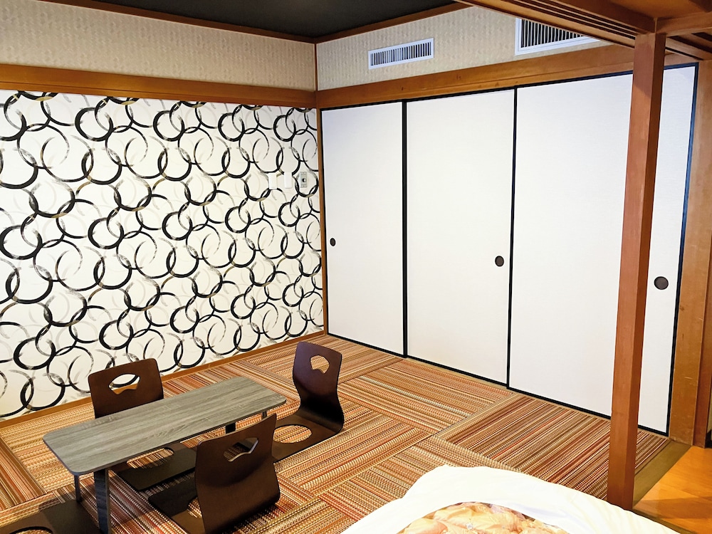 和室 喫煙可 客室4 | ホテルリブマックス BUDGET 伊予三島