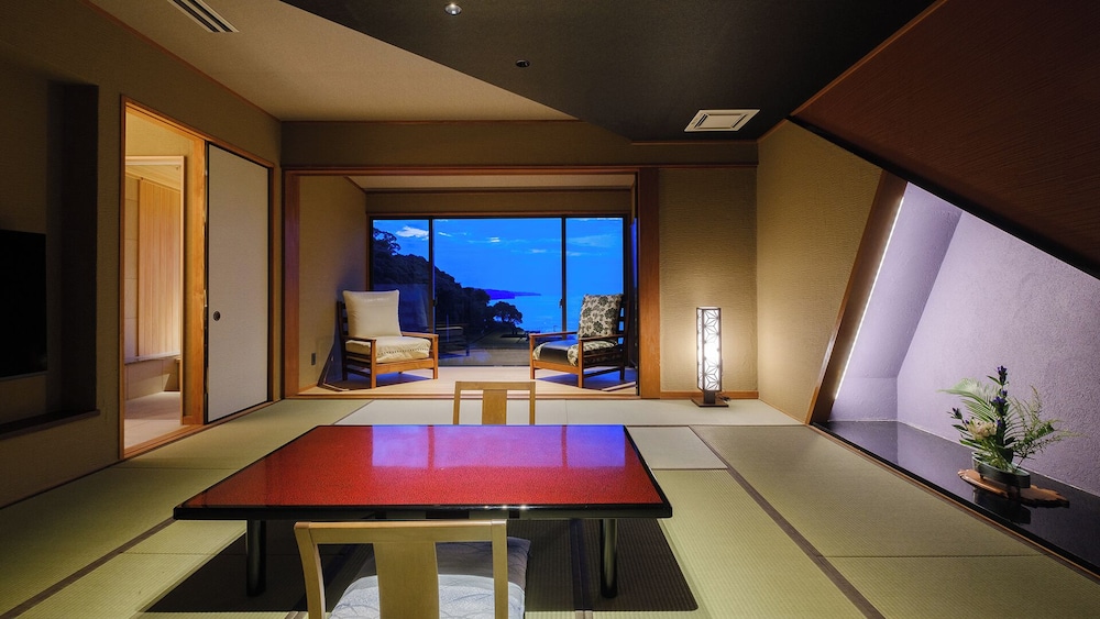 [206]露天風呂付き客室／和室15畳+広縁　:部屋食 客室1 | いさり火