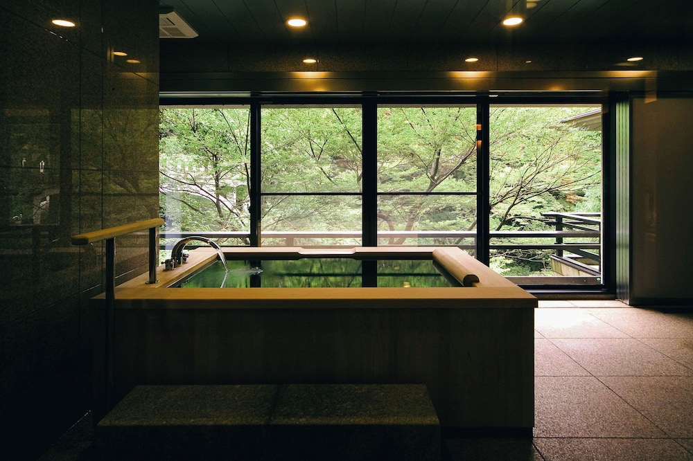 スイート 客室2 | 花紫