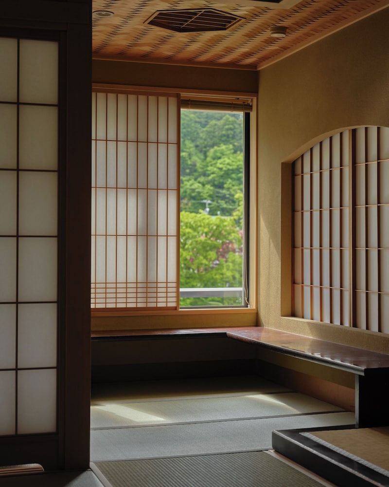 和室 客室4 | 花紫