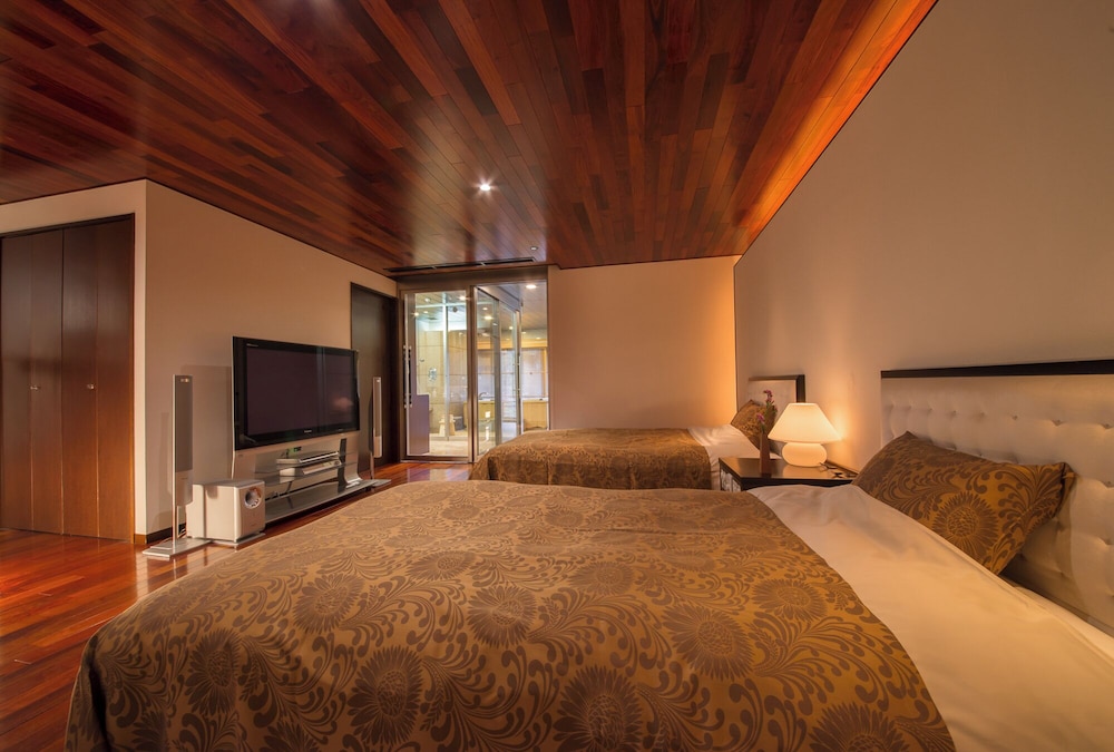 スイート 客室1 | 花紫