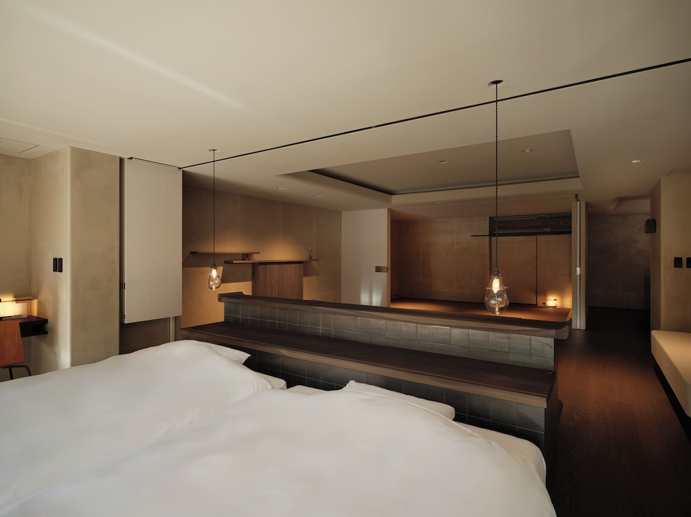 スイート 客室2 | 花紫