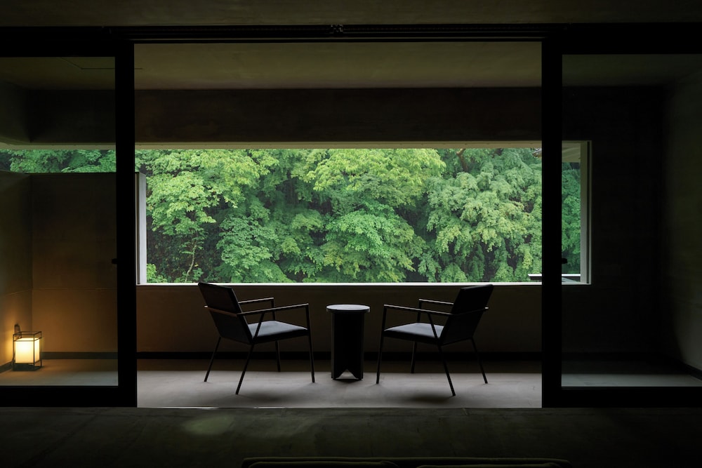 スイート 客室2 | 花紫