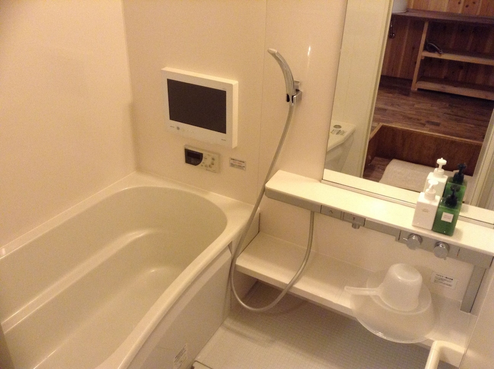 4人部屋 共用バスルーム (2,3,4名) 禁煙 バスルーム0 | なごみ旅館 悠