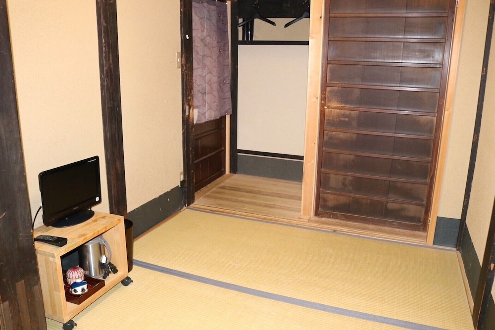 エコノミー ツインルーム 共用バスルーム (1,2名) 禁煙 客室1 | なごみ旅館 悠