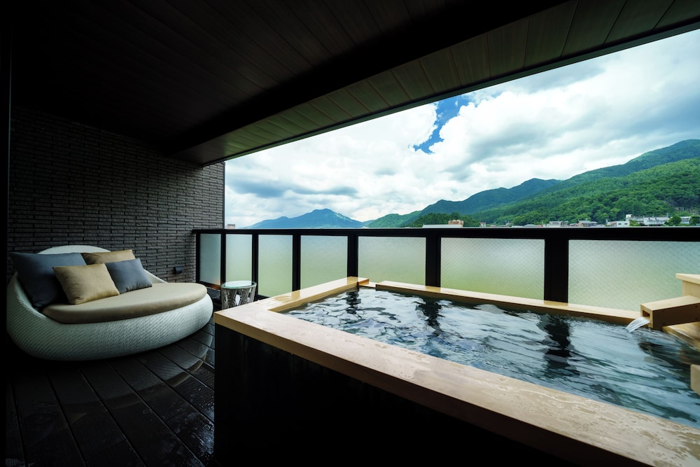 特別室（定員2名） D2 禁煙 部屋からの景観0 | あぶらや燈千