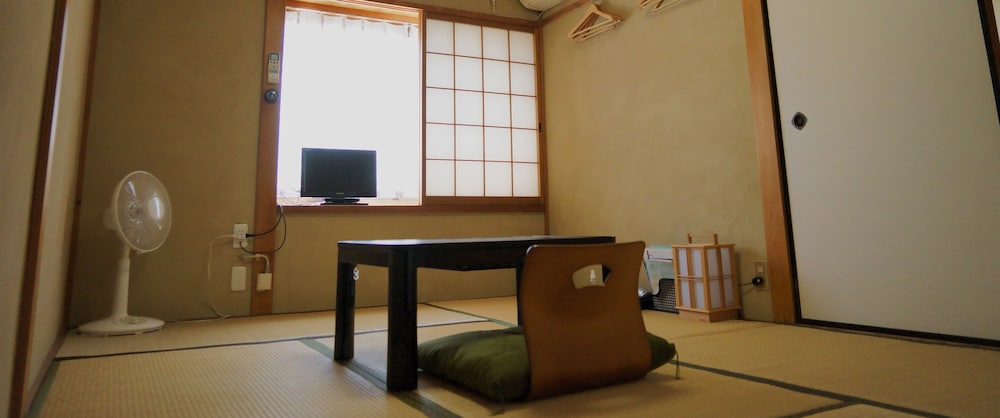 2階和室6畳 禁煙 | 旅宿 あたごや