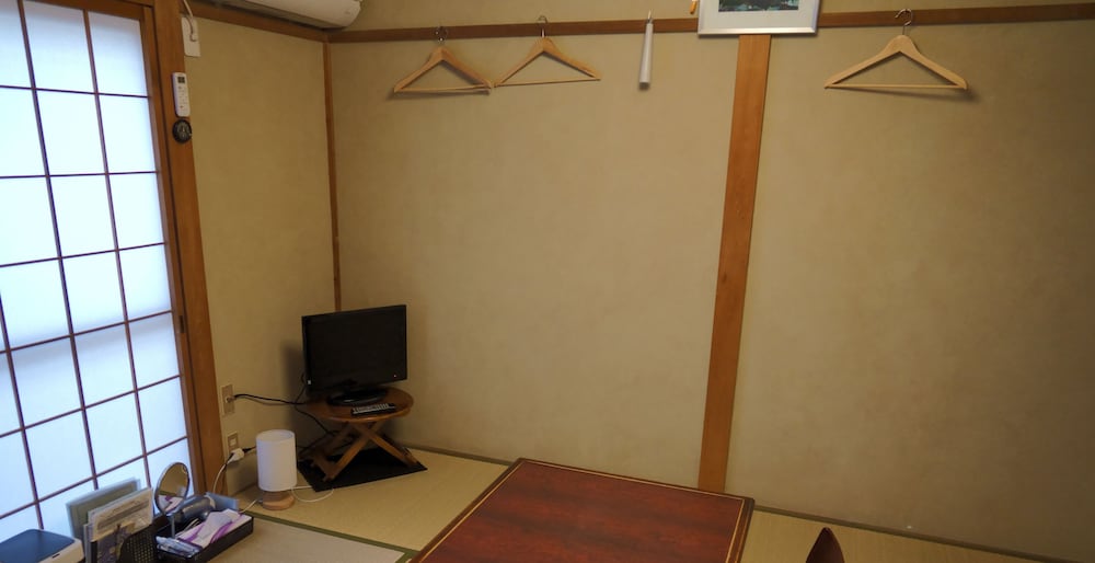 1階和室6畳 禁煙 客室3 | 旅宿 あたごや