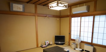 旅宿 あたごや