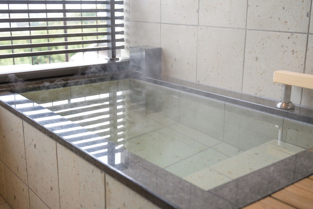 エグゼクティブ ルーム バスルーム0 | 里湯昔話 雄山荘