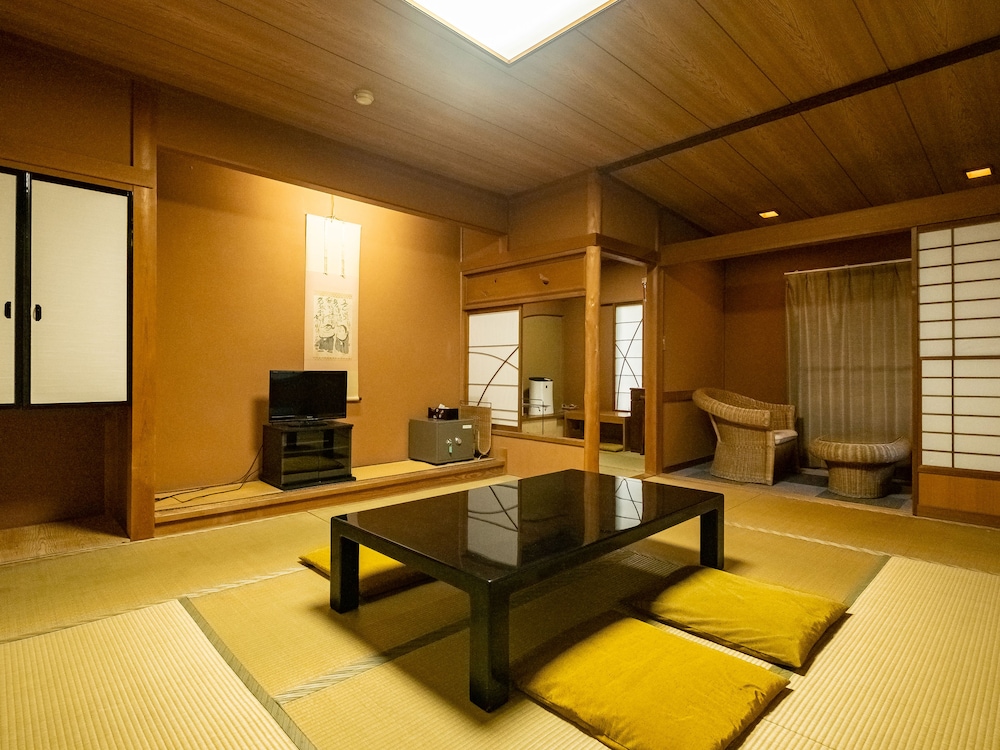和室 大人4名 客室2 | 箱根温泉山荘 なかむら