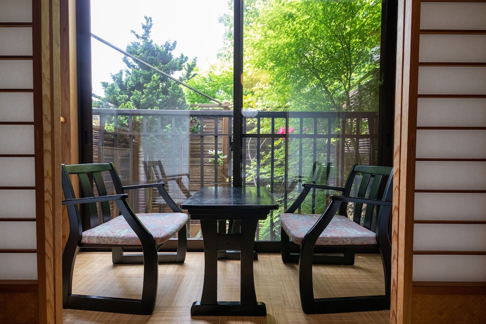 離れ 露天風呂付 (4名-5名利用) 禁煙 客室1 | 御宿 一禅