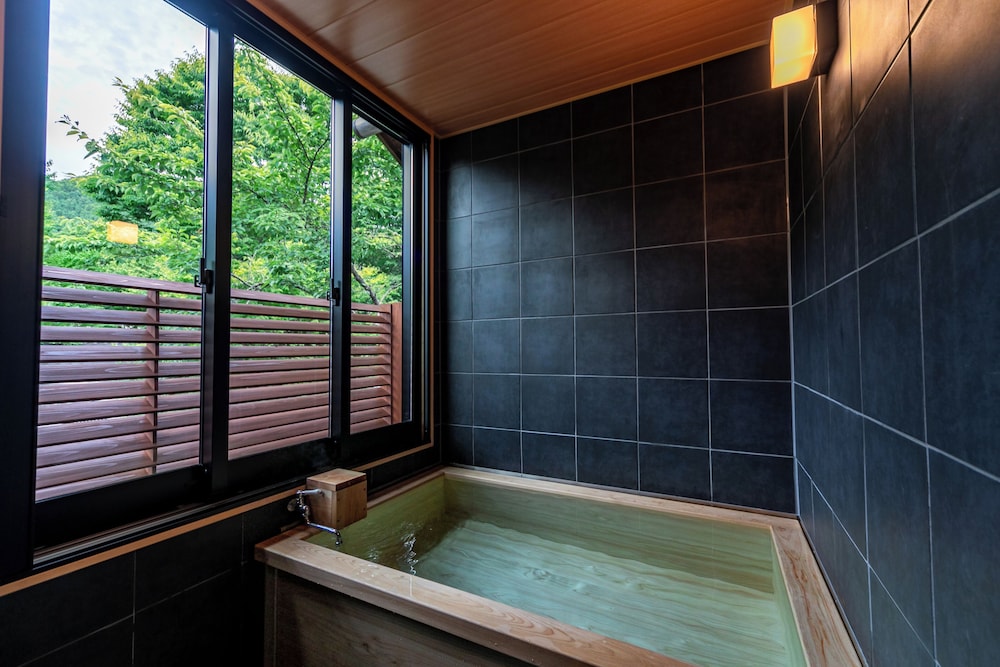 本館特別スイート温泉付き 紫翠 禁煙 客室7 | 御宿 一禅