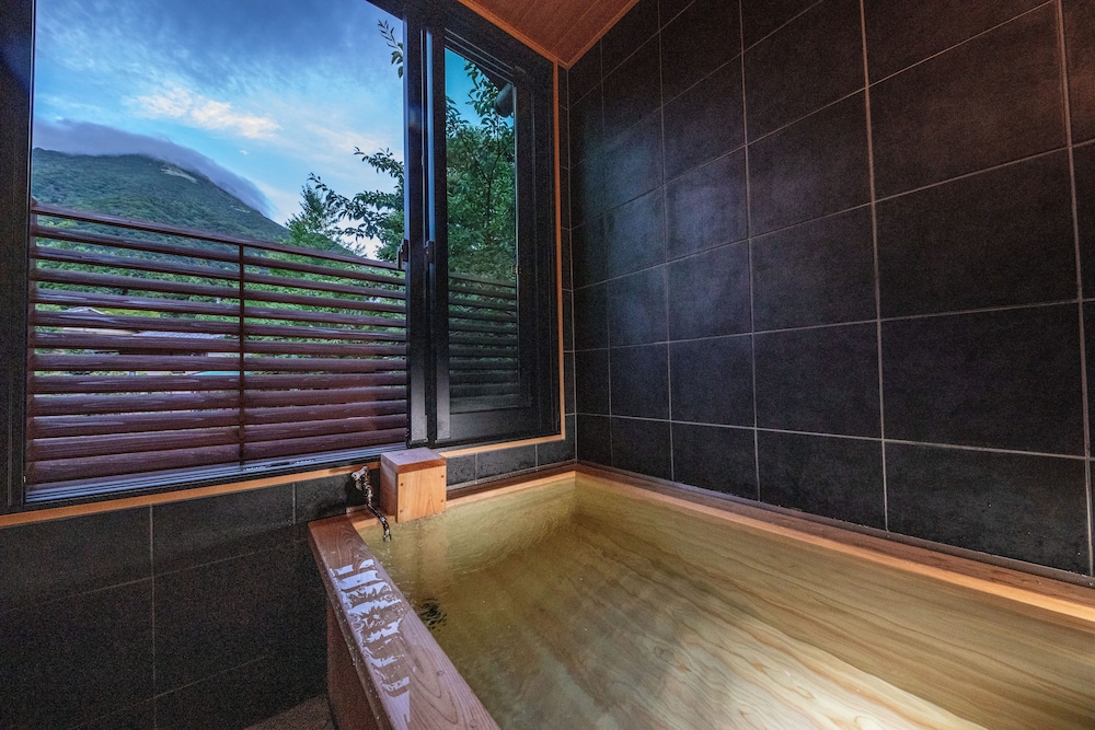 本館特別スイート温泉付き 紫翠 禁煙 バスルーム0 | 御宿 一禅