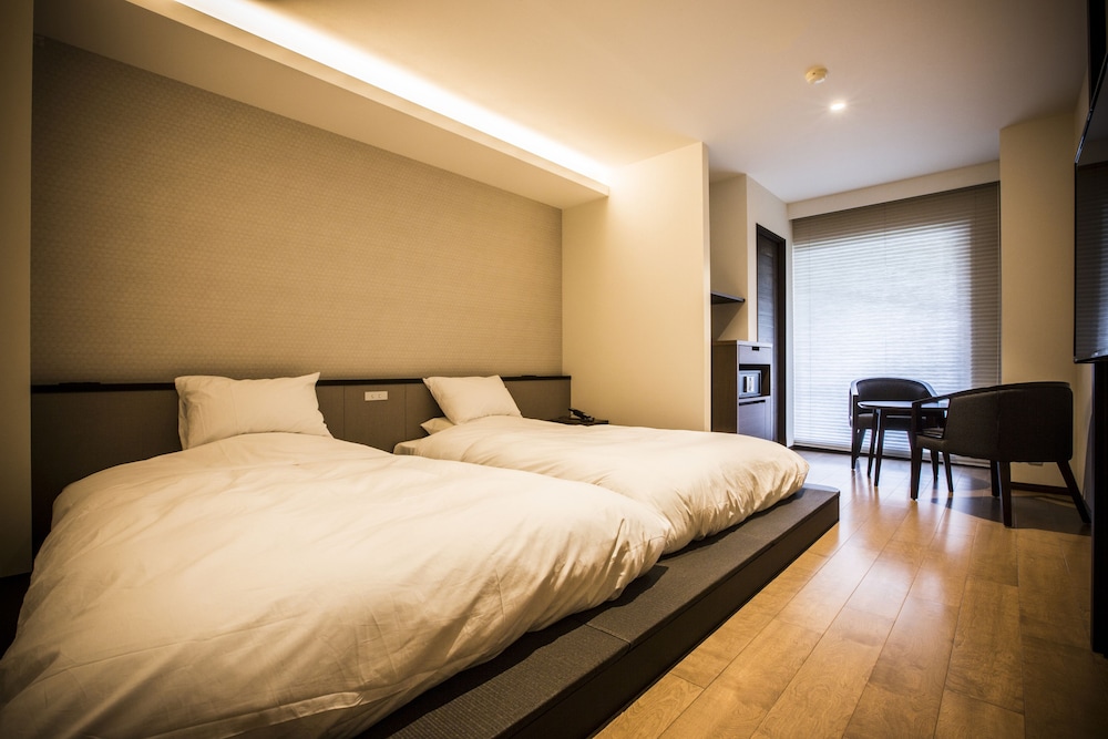 展望風呂付デラックスツイン（32平米）禁煙 | 湯元ニセコプリンスホテルひらふ亭