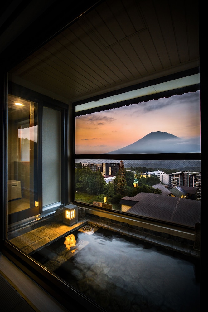 羊蹄山側 和洋室デラックスルーム 露天風呂付 禁煙 バスルーム0 | 湯元ニセコプリンスホテルひらふ亭