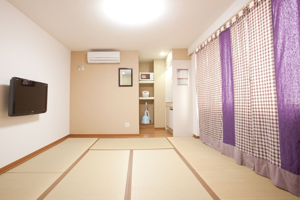 トラディショナル 4 人部屋 | ホテルハナビ