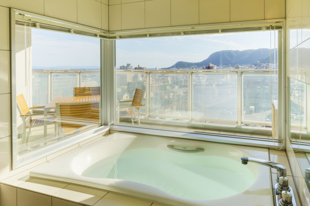 コーナースイート1001 喫煙 バスルーム1 | Hakodate 男爵倶楽部 Hotel & Resorts