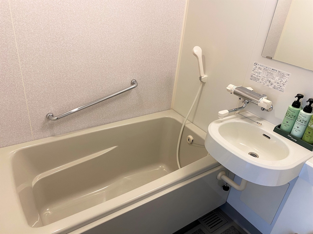 ダブルルーム 禁煙 バスルーム2 | ホテルプロモート函館