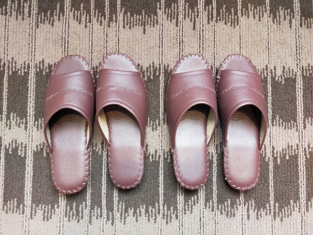 ツインルーム 禁煙 レインボープラザ (川側 グッドビュー) 客室3 | 湯本富士屋ホテル