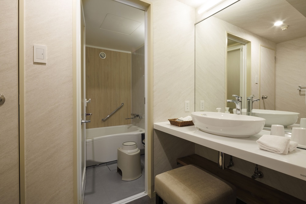 [リニューアル客室] 本館 和洋室Bタイプ 禁煙 バスルーム0 | 湯本富士屋ホテル