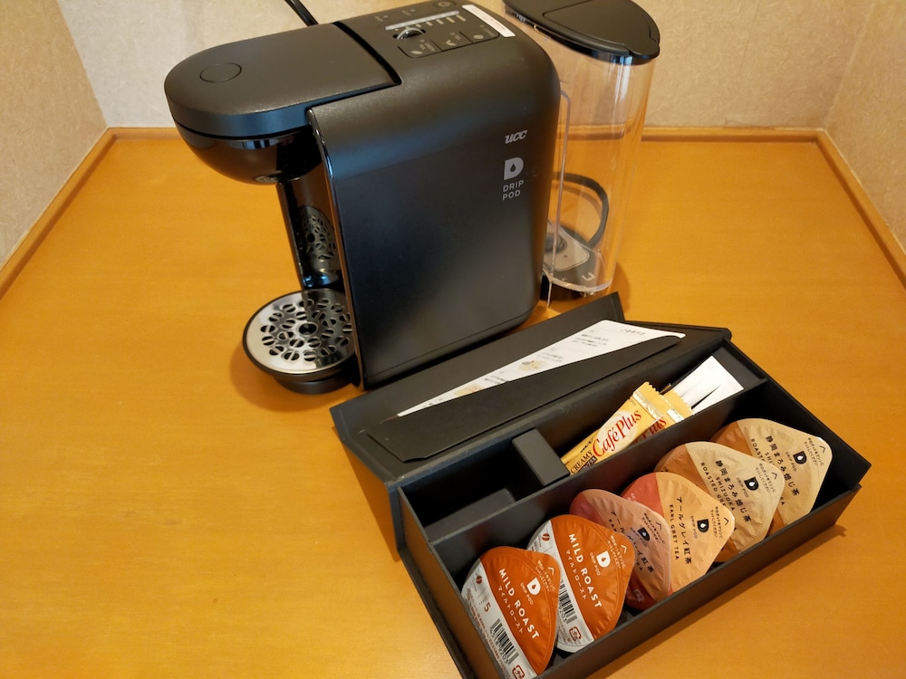 デラックスツイン 禁煙 本館 (川側 グッドビュー) コーヒー / コーヒーメーカー1 | 湯本富士屋ホテル