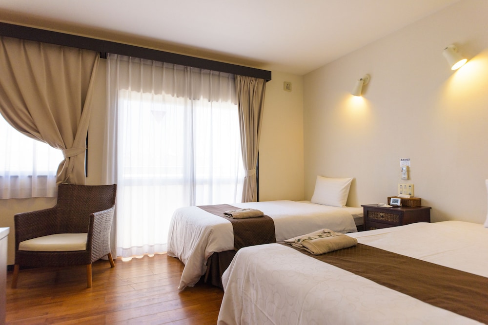 ツインルーム シングルベッド 2 台 禁煙 客室2 | ホテルパティーナ石垣島