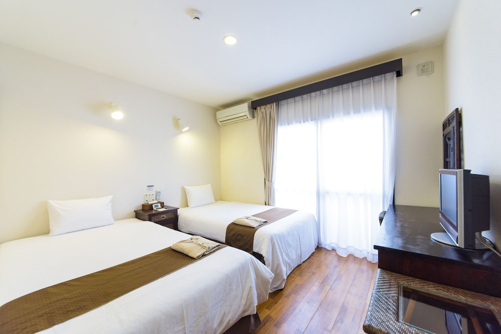 ツインルーム シングルベッド 2 台 禁煙 客室3 | ホテルパティーナ石垣島