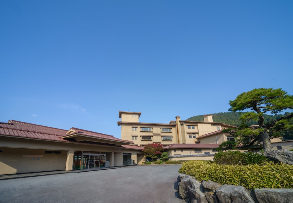 和室　池側 客室1 | 雲仙 東園