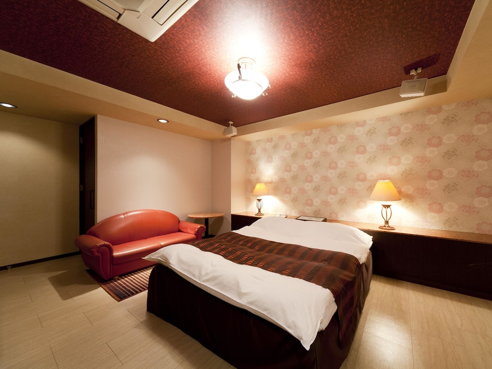 スタンダード ルーム キングベッド 1 台 (Couples Hotel) | ホテル グランドファイン豊中南