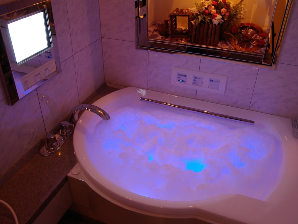 スタンダード ルーム クイーンベッド 1 台 (Couples Hotel) ジェットバス0 | ホテル ファインガーデン梅田