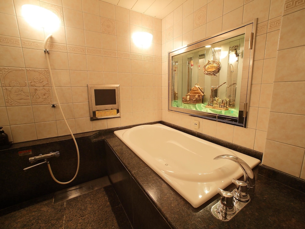 スタンダード ルーム キングベッド 1 台 (Couples Hotel) バスルーム2 | グランドファイン京都南