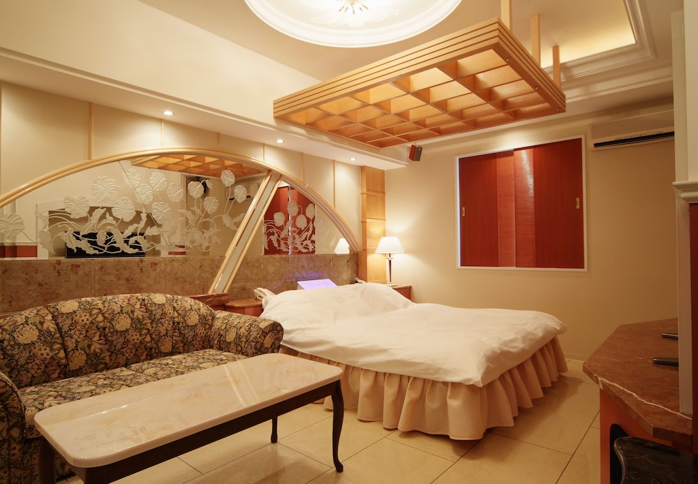 スタンダード ルーム キングベッド 1 台 (Couples Hotel) 客室3 | グランドファイン京都南