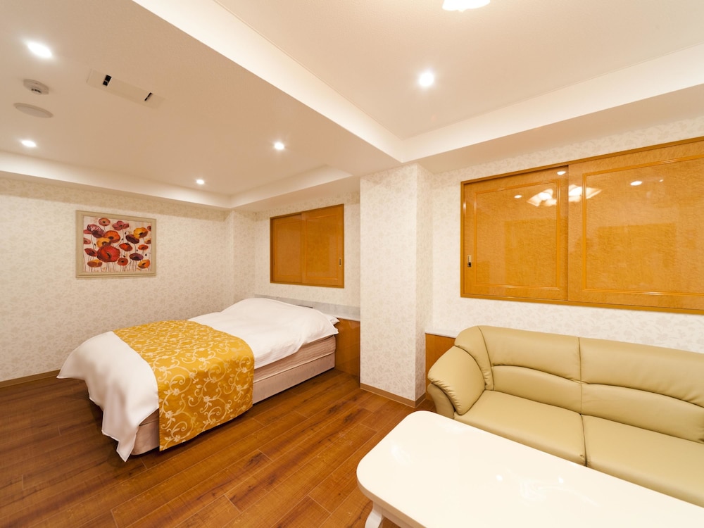 スタンダード ルーム クイーンベッド 1 台 (Couples Hotel) 客室5 | ホテル ファインアロマ天王寺