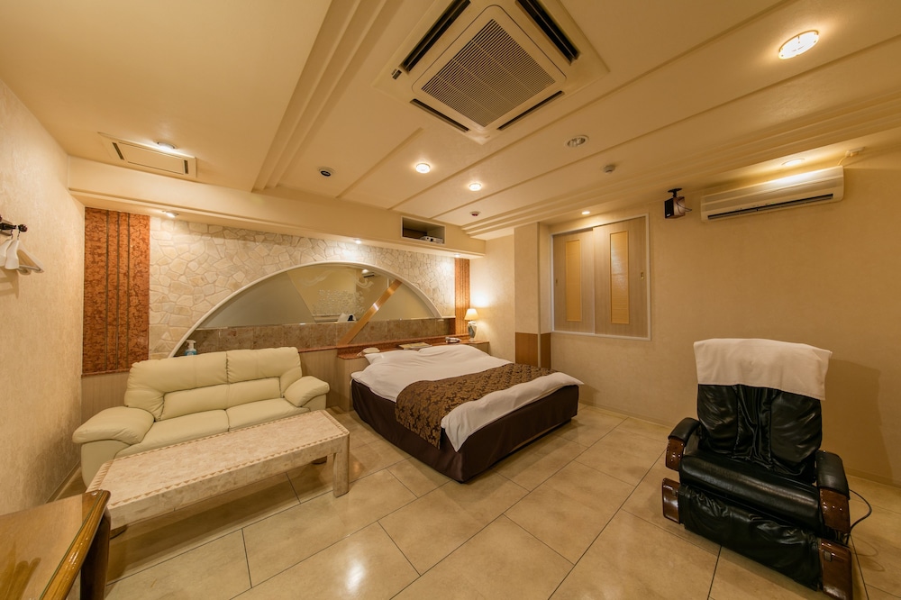 スタンダード ルーム キングベッド 1 台 (Couples Hotel) 客室1 | ホテル ファイン津