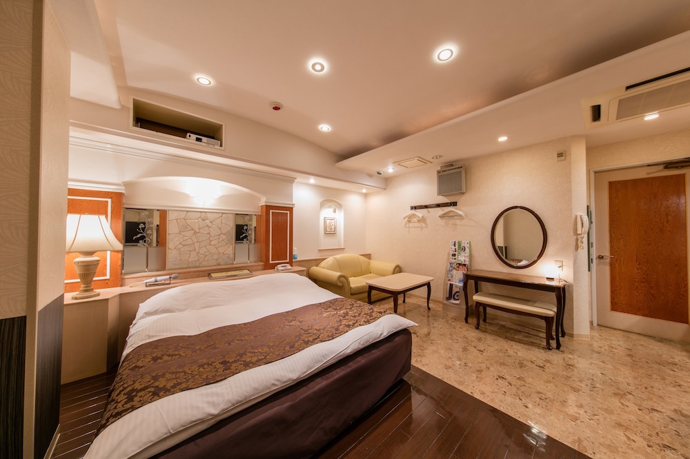 スタンダード ルーム キングベッド 1 台 (Couples Hotel) 客室2 | ホテル ファイン津