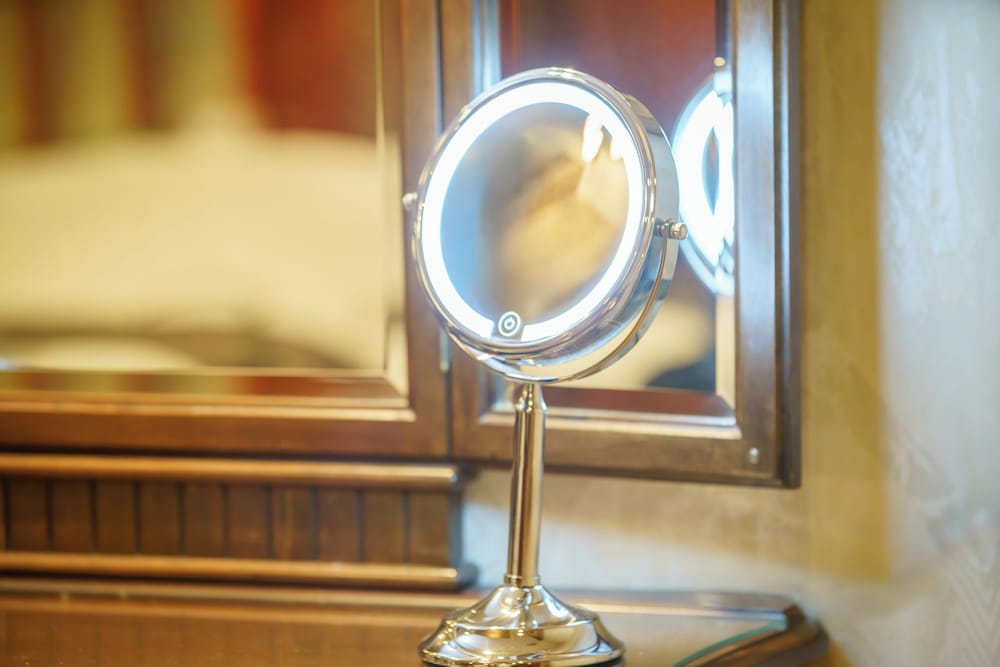 スタンダード ルーム キングベッド 1 台 (Couples Hotel) 客室8 | ホテルファインガーデン豊中 (伊丹空港)