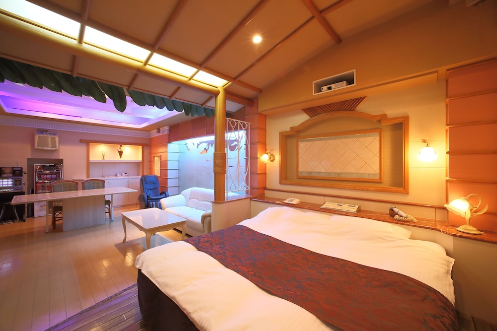 スタンダード ルーム キングベッド 1 台 (Couples Hotel) 客室3 | ホテル ファインガーデン泉北 堺インター